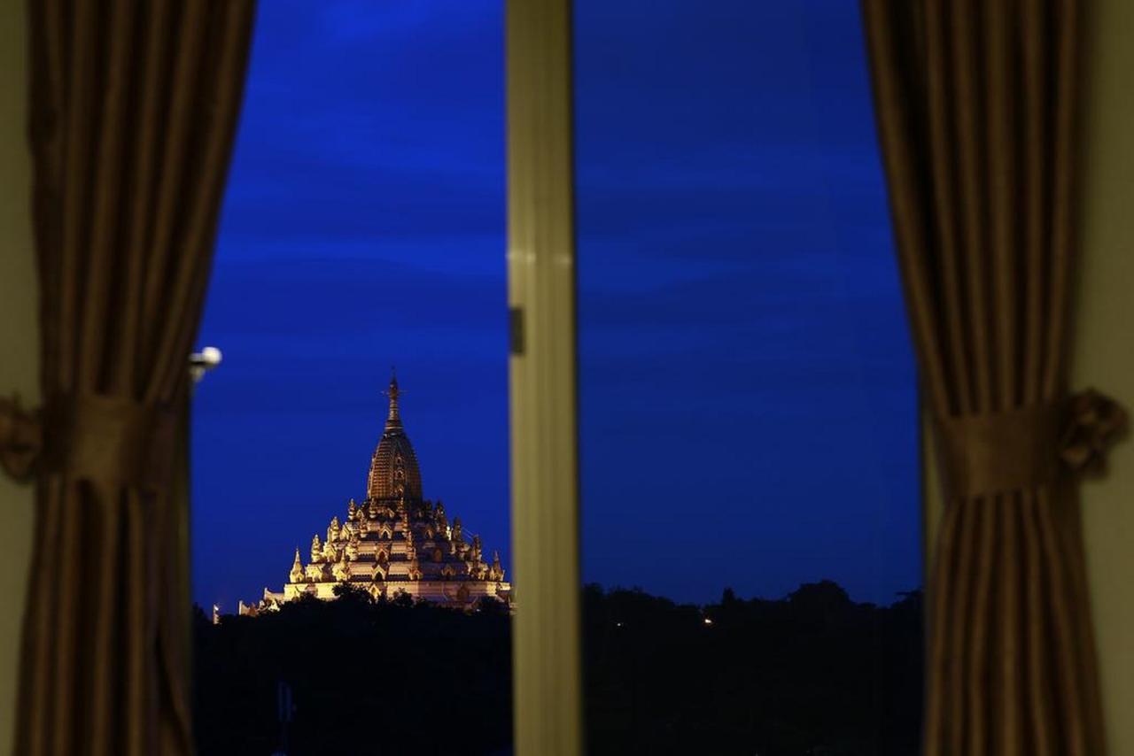 Rose Palace Hotel Yangon Exteriör bild